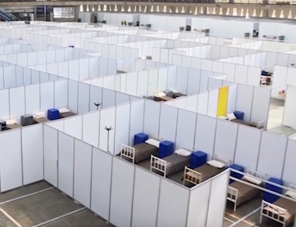 Kako zaista izgleda smeštaj na Sajmu za obolele od korone (VIDEO)